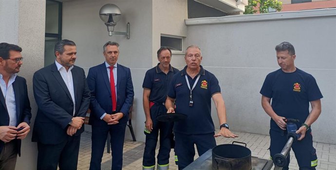 El consejero de Vivienda, Transportes e Infraestructuras, Jorge Rodrigo, y el de Medio Ambiente, Agricultura e Interior, Carlos Novillo