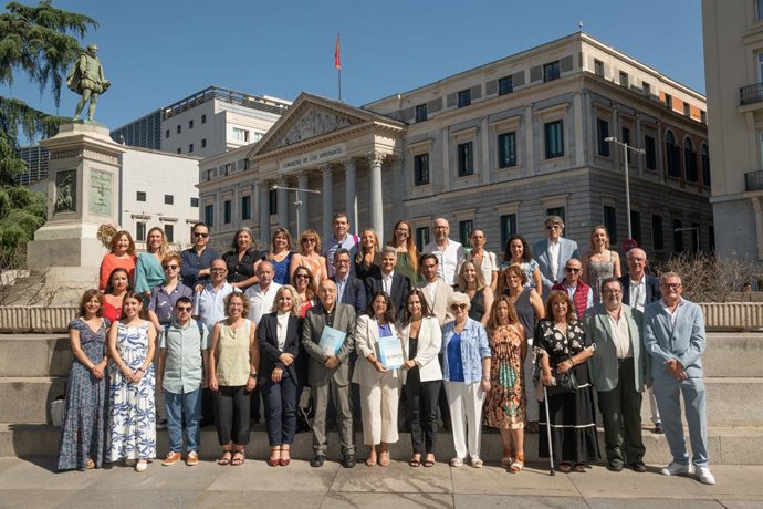 Pacientes e especialistas apresentam um documento no Congresso para aumentar a conscientização sobre a doença inflamatória intestinal