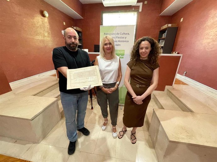 Presentación del Documento del Mes de julio y la mascota Magdaleno.