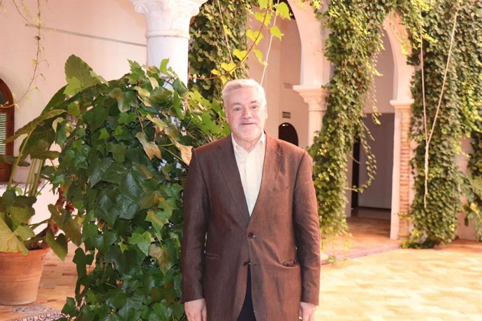 El catedrático de Derecho y codirector de uno del curso 'Derecho(s), enseñanza del Derecho e innovación tecnológica: retos y oportunidades de la aplicación de la inteligencia artificial' de la UPO, José María Contreras