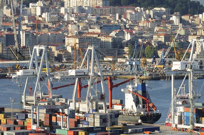 Archivo - Puerto comercial. Vigo