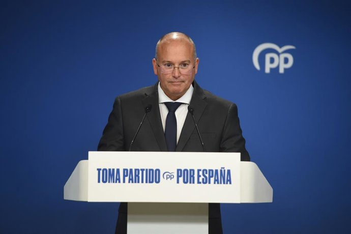 El nuevo secretario general del PP, Miguel Tellado, durante una rueda de prensa posterior a la reunión del Comité de Dirección del PP, en la sede del partido, a 7 de julio de 2025, en Madrid (España). Hoy se ha celebrado el primer Comité de Dirección tras