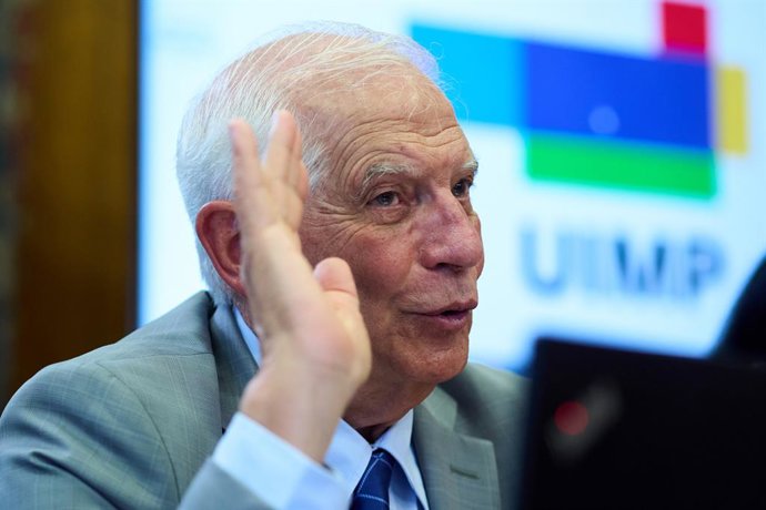 Archivo - El alto representante de la Unión Europa para Asuntos Exteriores y Política de Seguridad, Josep Borrell, durante una rueda de prensa con motivo del curso 'Quo Vadis Europa?', a 19 de agosto de 2024, en Santander, Cantabria (España). El curso 'Qu