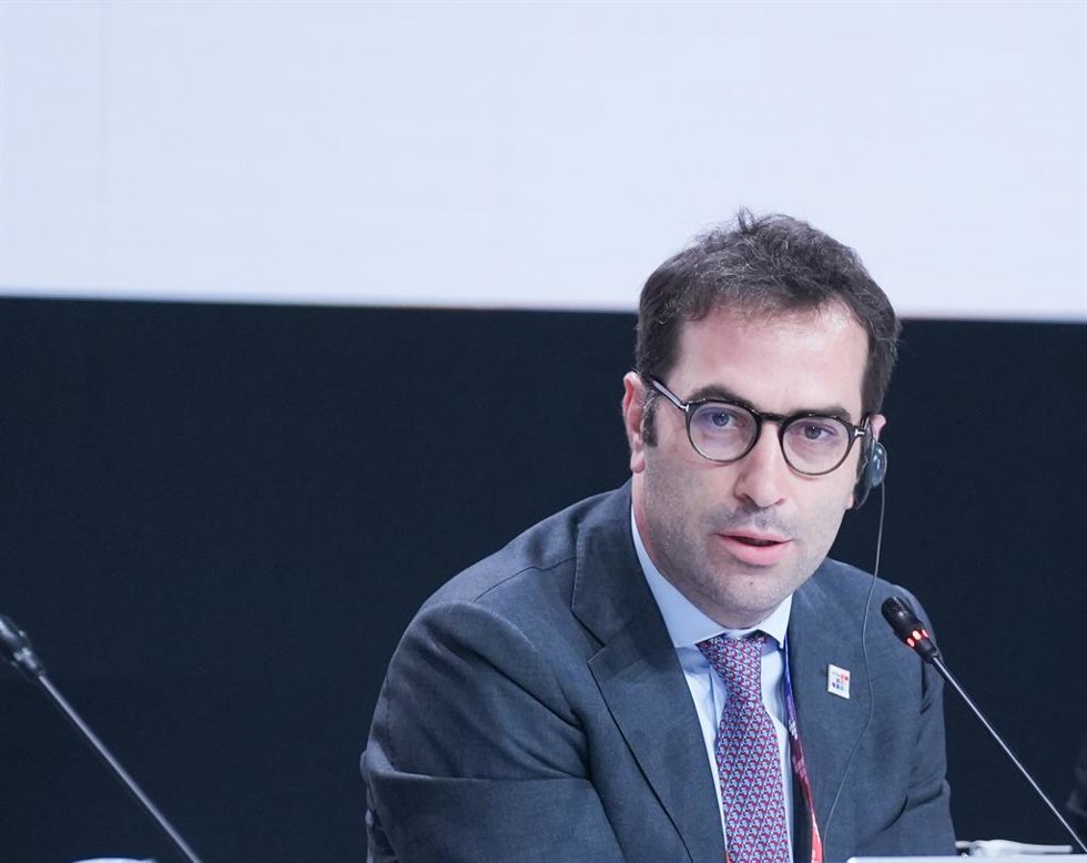 El ministro de Economía, Comercio y Empresa, Carlos Cuerpo, durante una mesa redonda en la Cumbre de la ONU. A 03 de julio de 2025, en Sevilla (Andalucía, España). Última jornada de la IV Conferencia Internacional sobre la Financiación para el Desarroll