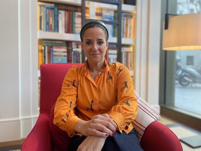 Archivo - La periodista y escritora Gemma Ruiz, en una foto de archivo en la presentación de 'Les nostres mares'