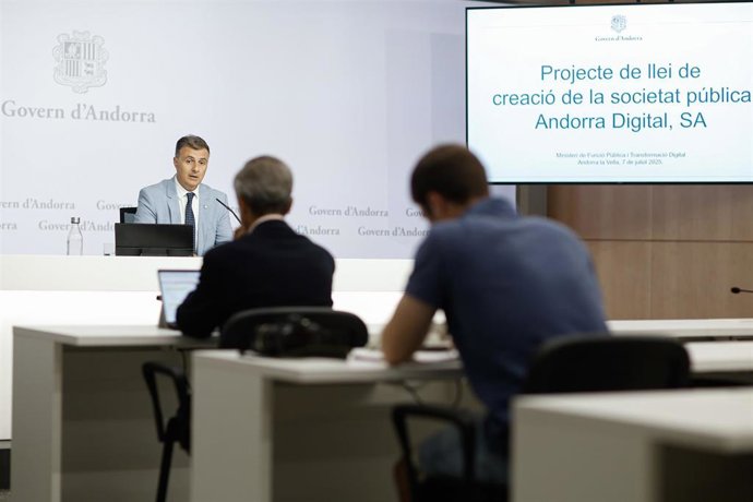 El ministro Marc Rossell durante la rueda de prensa