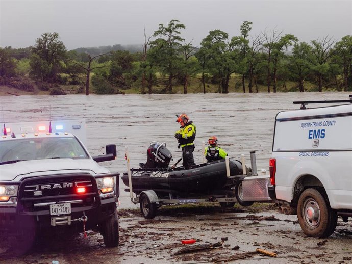 Equipos de emergencias en las inundaciones de Texas.