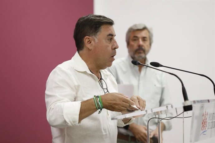 El teniente de alcalde delegado de Infraestructuras del Ayuntamiento de Córdoba, Miguel Ruiz Madruga, y el portavoz del gobierno local, Miguel Ángel Torrico.