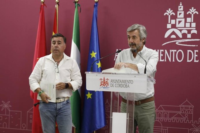 El portavoz del PP en el Ayuntamiento de Córdoba, Miguel Ángel Torrico, y el concejal Miguel Ruiz Madruga.