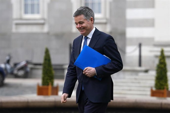 Archivo - 04 April 2025, Ireland, Dublin: Irish Minister for Finance, Paschal Donohoe leaving after Government Trade Forum at Government Buildings in Dublin. Photo: Brian Lawless/PA Wire/dpa