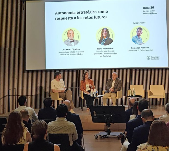 Montserrat y Cruz Cigudosa durante la intervención.