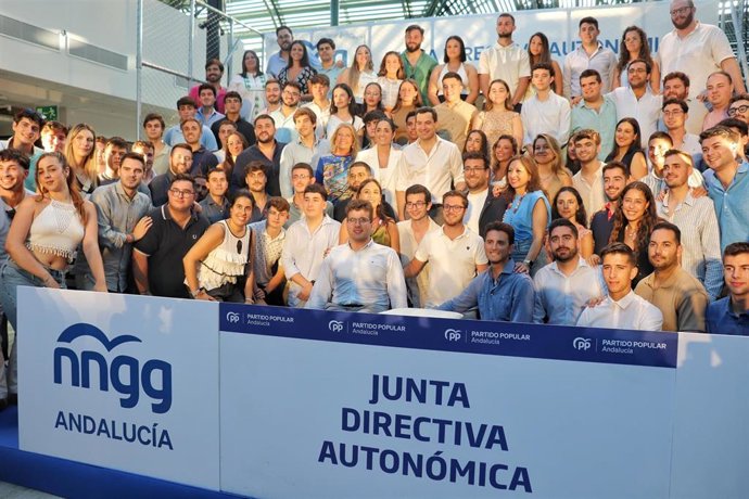 La presidenta del PP de Málaga, Patricia Navarro, ha pedido este lunes a los jóvenes andaluces y malagueños que no normalicen lo que está pasando en España