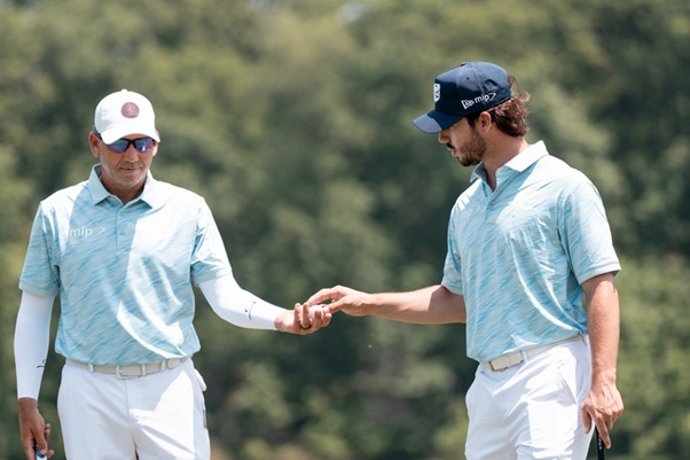 Sergio García y Josele Ballester durante un entrenamiento con el Fireballs GC en el LIV Golf