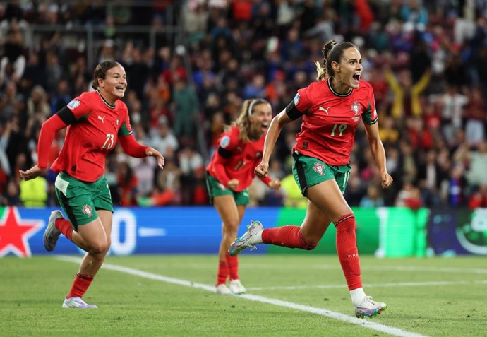 Diana Gomes comemora o empate em 1 a 1 entre Itália e Portugal na Eurocopa de 2025