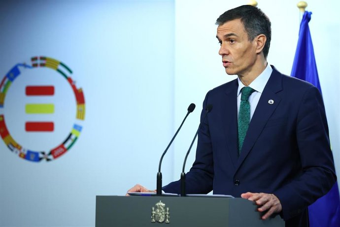 El presidente del Gobierno, Pedro Sánchez, ofrece una rueda de prensa tras una reunión del Consejo Europeo, a 26 de junio de 2025, en Bruselas (Bélgica).