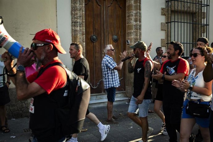 Representantes de CGT en una de las marchas en la huelga del metal en Cádiz.