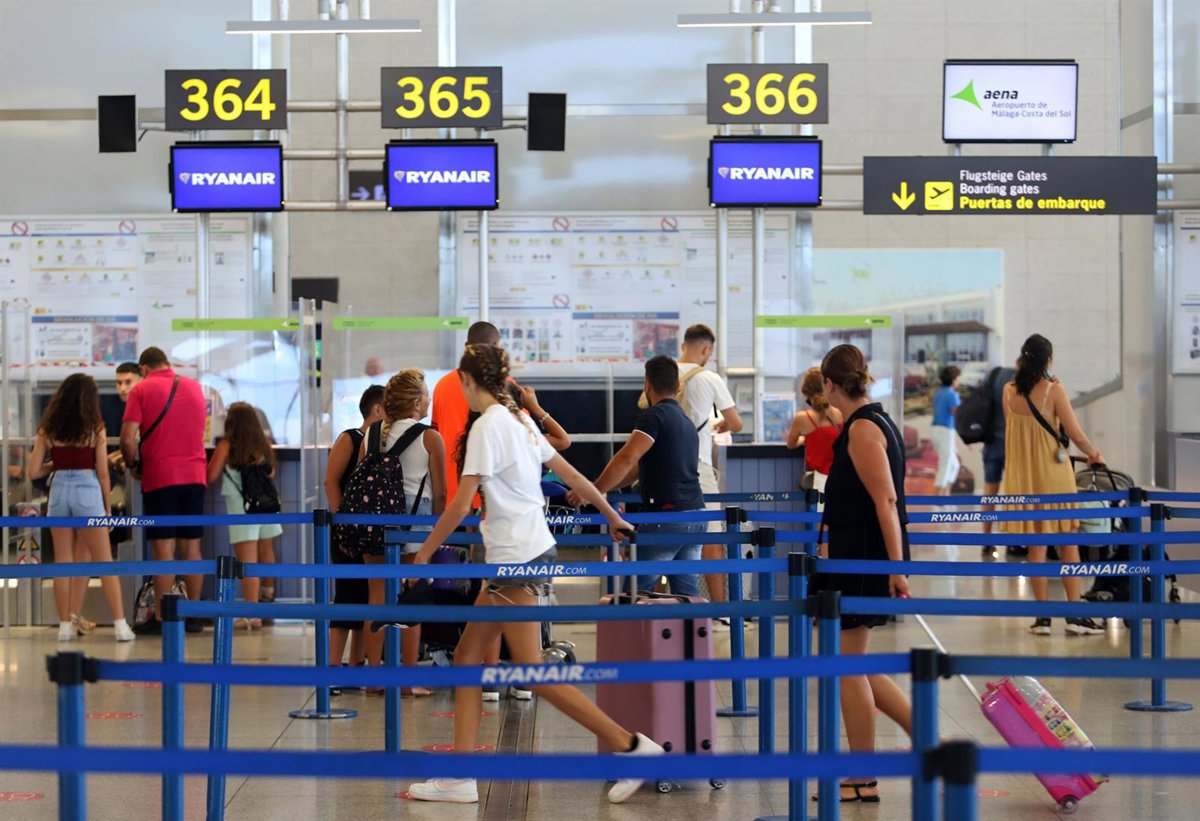 Cinco aeropuertos canarios, entre los mejores del mundo, según AirHelp