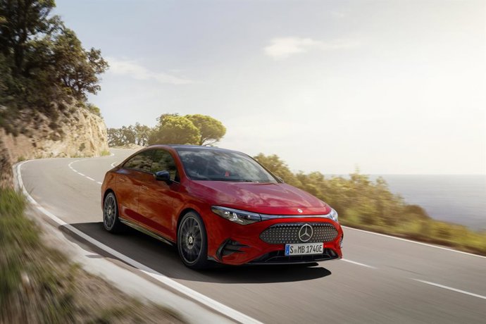 Archivo - Mercedes vendió 547.100 unidades hasta el mes de julio (-9%), pero crecen en Estados Unidos y Alemania.