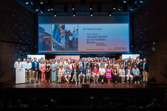 Representantes de las entidades sociales seleccionadas por la Fundación 'la Caixa'.