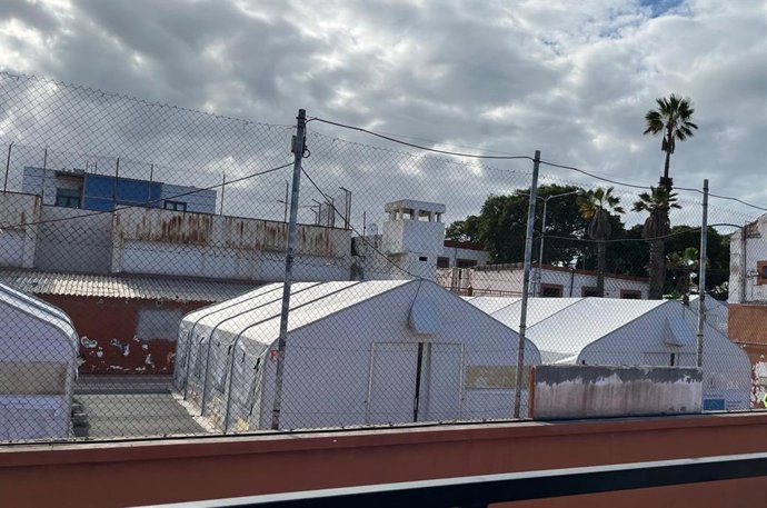 Archivo - Imagen del estado del antiguo cuartel 'Canarias 50' el pasado mes de marzo de 2025