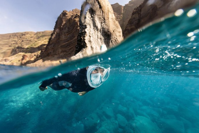 Decathlon celebra el décimo aniversario de la máscara de snorkel Easybreath.