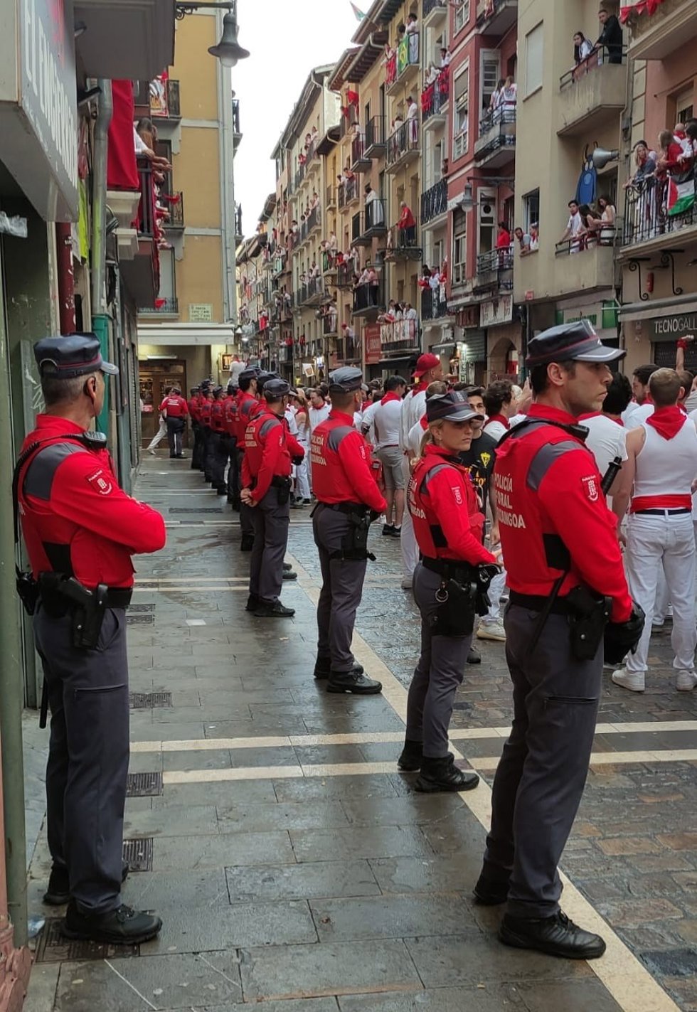 Agentes de la Policía Foral.