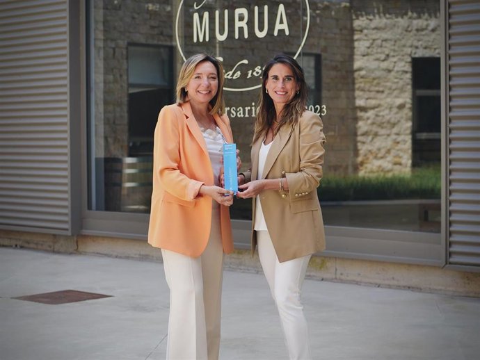 Elena Ceca, CEO de Tonelería Murúa, gana el 'CaixaBank Premio Empresaria' en la Territorial Ebro