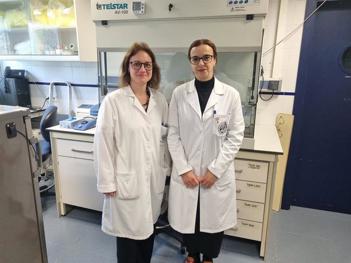 Archivo - Las investigadoras de la UJA Hikmate Abriouel y Julia Manetsberger