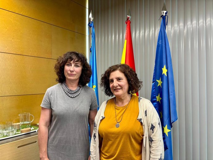 La directora general de Memoria Democrática, Begoña Collado y la viceconsejera de Derechos Ciudadanos, Beatriz González Prieto.