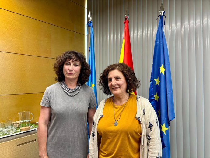 La directora general de Memoria Democrática, Begoña Collado y la viceconsejera de Derechos Ciudadanos, Beatriz González Prieto.