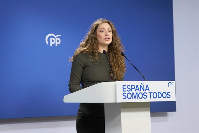 Archivo - La vicesecretaria de Sanidad y Educación del PP, Ester Muñoz, durante una rueda de prensa posterior a la reunión del Comité de Dirección del Partido Popular, en la sede nacional del partido, a 2 de diciembre de 2024, en Madrid (España). Durante 