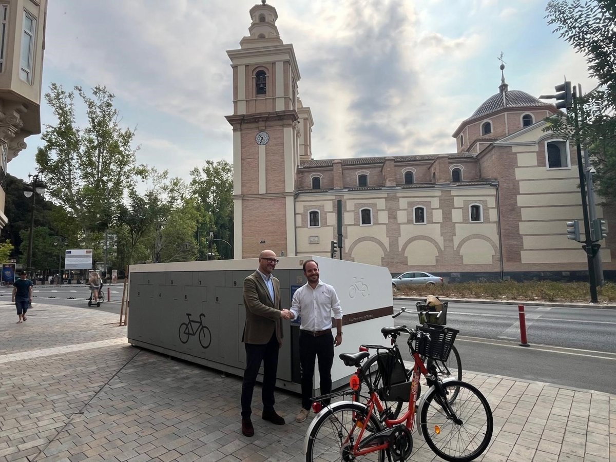 El Ayuntamiento de Murcia pone en marcha un nuevo servicio de aparcabicis cerrados por un euro al día