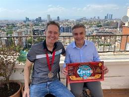 El periodista, realizador y divulgador audiovisual Pedro Santos recibe la medalla 'Personas' de Canal 33 TV