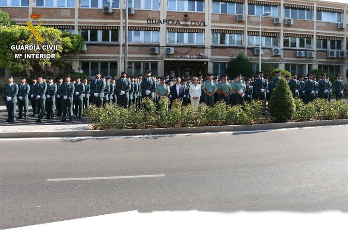 La delegada del Gobierno en Castilla-La Mancha, Milagros Tolón y el coronel jefe Acctal de la Zona de la Guardia Civil en Castilla-La Mancha, Jesús Manuel Rodrigo Sánchez, presiden el acto de la Comandancia de la Guardia Civil de Toledo.