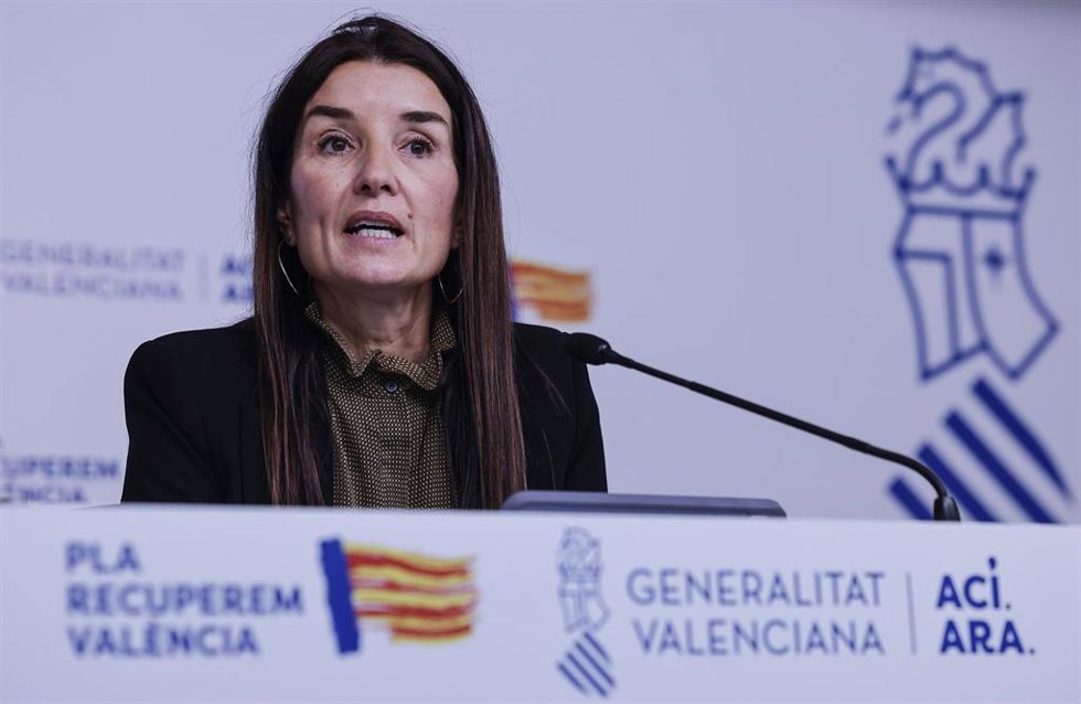 Archivo - La consellera de Hacienda y Economía, Ruth Merino, durante una rueda de prensa en el Palau de Fuentehermosa, tras entregar el proyecto de Ley de Presupuestos 2025 a la presidenta de Les Corts