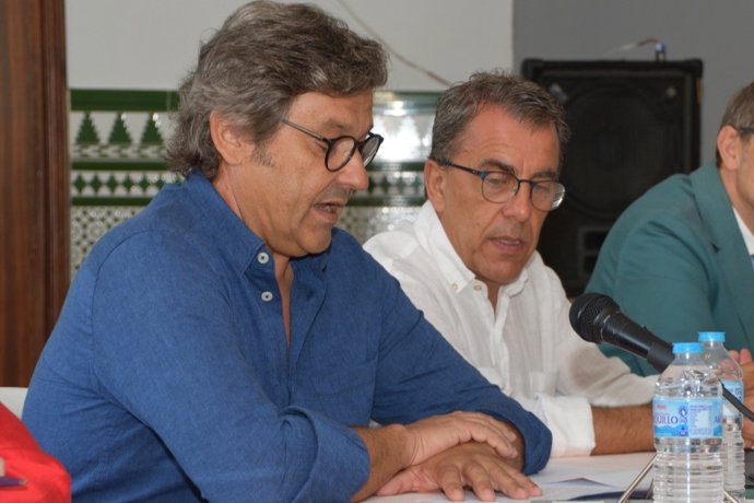 El presidente de la Cámara Municipal de Alcoutim, Paulo Paulino, y el alcalde de Sanlúcar de Guadiana, José María Pérez.