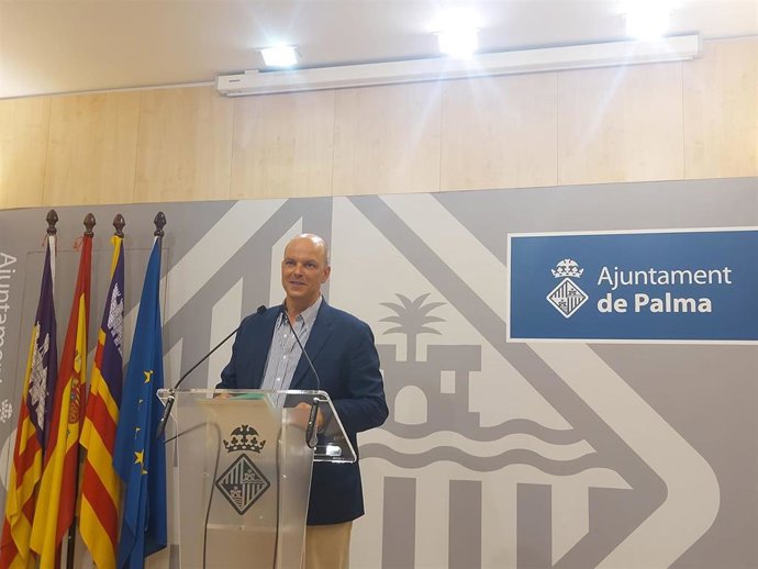 El regidor de Urbanismo del Ayuntamiento de Palma, Óscar Fidalgo, en rueda de prensa