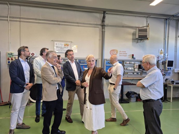 Leticia García ha estado acompañada del gerente del Servicio Público de Ecyl, Jesús Blanco, el director del centro, José Enrique García, y el alcalde de Aranda, Antonio Linaje