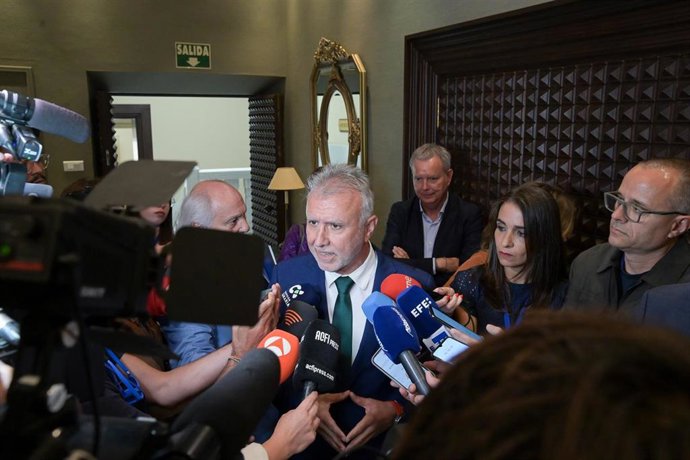 El ministro de Política Territorial y Memoria Democrática y expresidente del Gobierno de Canarias, Ángel Víctor Torres 