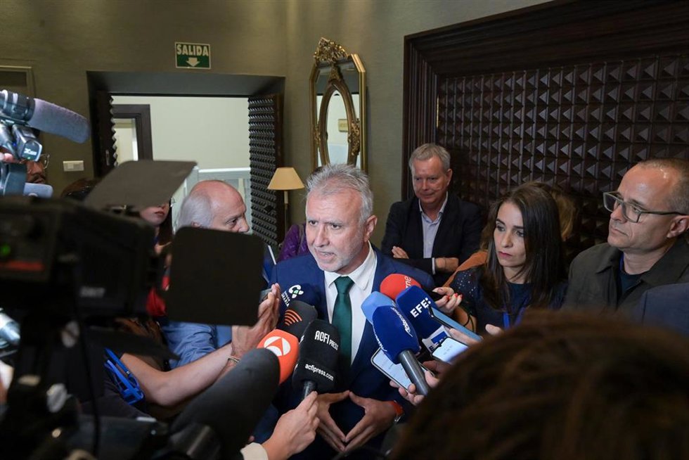 El ministro de Política Territorial y Memoria Democrática y expresidente del Gobierno de Canarias, Ángel Víctor Torres 
