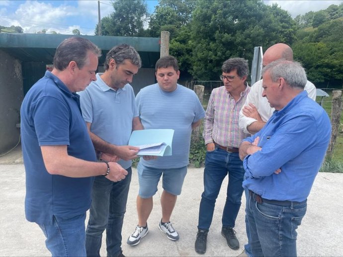 Medio Rural finaliza el arreglo de los caminos de La Vita, en Parres, con una inversión de 160.000 euros