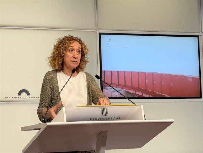 La portavoz de ERC en el Parlament, Ester Capella, en una rueda de prensa este martes.