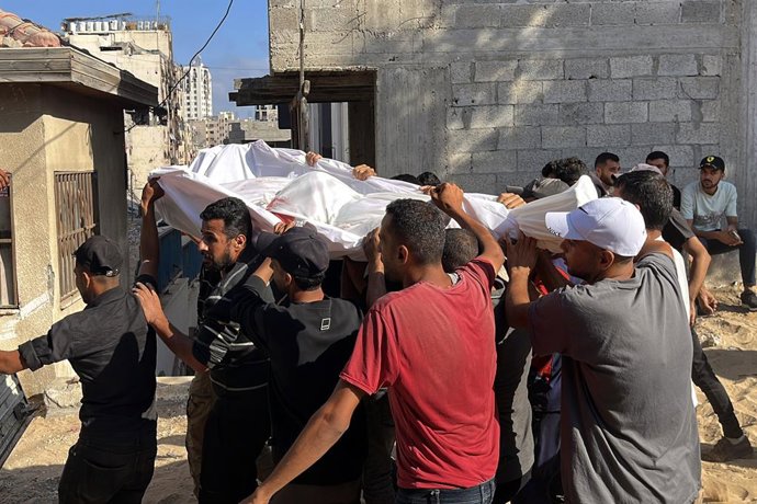Imagem de arquivo de uma vítima de um ataque israelense em Gaza.