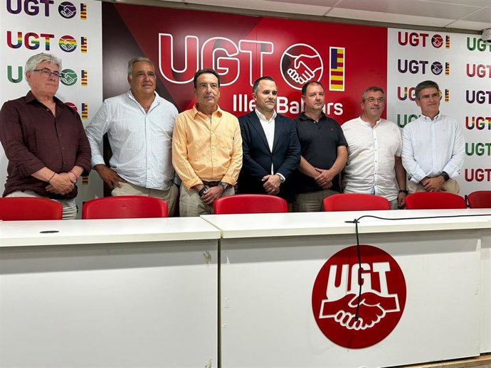 Representantes de las organizaciones empresariales y sindicales firmantes del nuevo convenio de la hostelería de Baleares.