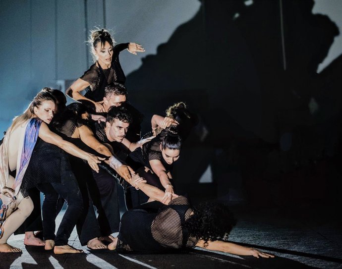 Archivo - ZirKuSS konpainiaren 'K.OS'