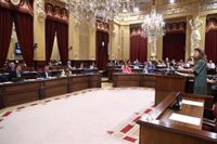 El Parlament suma 4 enmiendas a las cuentas de Economía y Hacienda y rechaza todas las de Educación y Mar