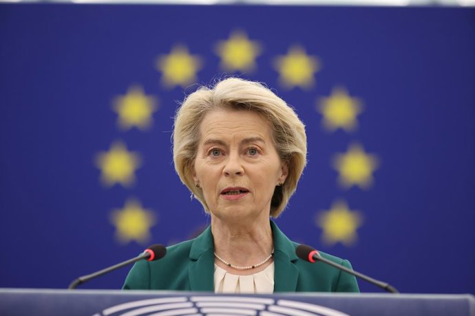 08 de julho de 2025, França, Strassburg: A presidente da Comissão Europeia, Ursula von der Leyen, discursa na sessão plenária do Parlamento Europeu. Foto: Philipp von Ditfurth/dpa