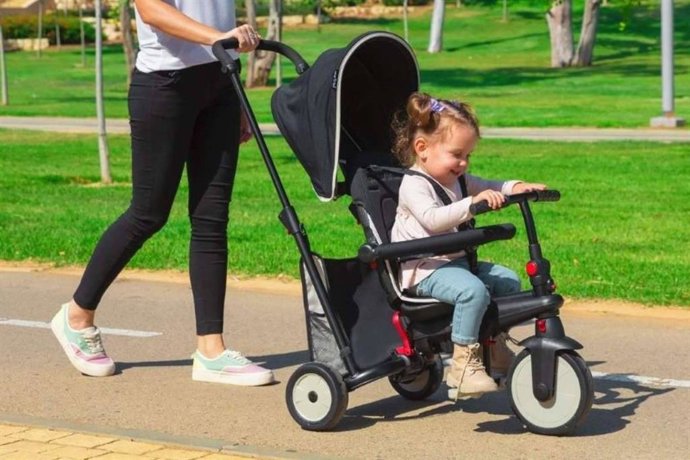 Triciclos y patinetes evolutivos; movilidad inteligente para cada etapa del bebé