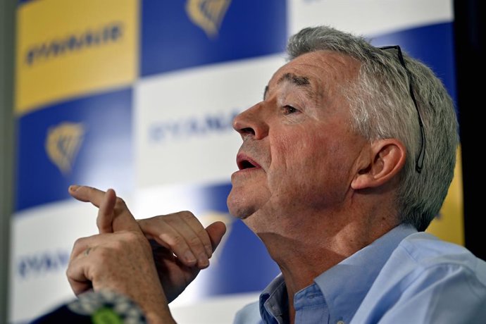 Archivo - 14 June 2022, Belgium, Brussels: Michael O'Leary, CEO of Irish ultra low-cost carrier Ryanair, speaks during a press conference. Photo: Eric Lalmand/BELGA/dpa