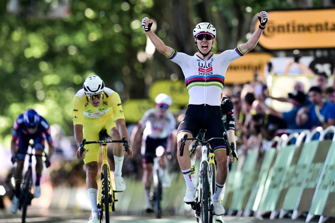 Tadej Pogacar (UAE Team Emirates-XRG) venceu a quarta etapa do Tour de France, na terça-feira, entre Amiens Métropole e Rouen, em 174,2 quilômetros, conquistando sua 18ª vitória no Tour e a 100ª vitória na carreira.